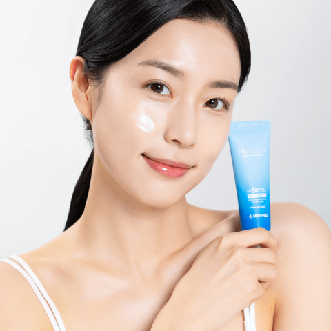MEDI-PEEL Увлажняющая солнцезащитная сыворотка Aqua Mooltox Water-Fit Sun SerumSPF 50+ PA++++, 50 мл