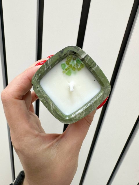 KURTIS home Ароматическая соевая свеча ручной работы "Самоцвет"