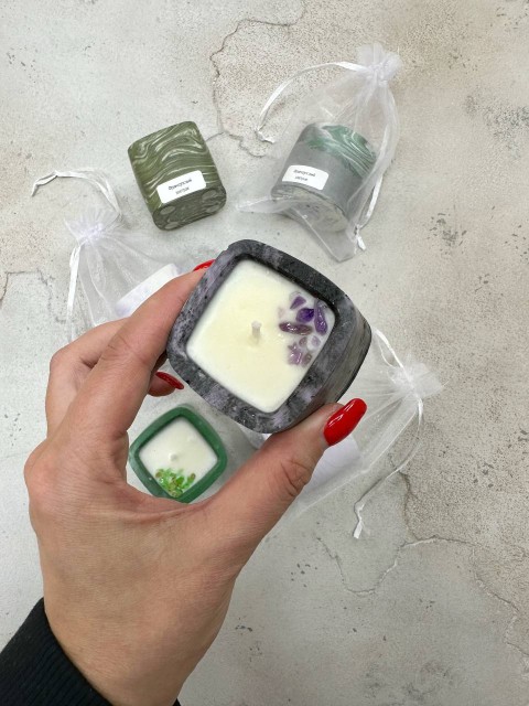 KURTIS home Ароматическая соевая свеча ручной работы "Самоцвет"