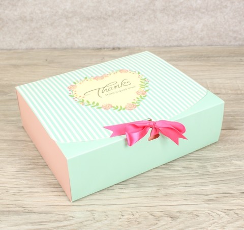 Коробка сборная подарочная (31*24*8 см)