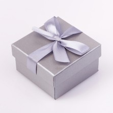 Подарочная коробка средняя с бантом (цвет в ассортименте)