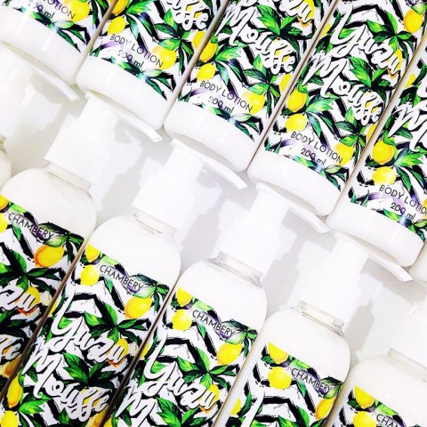 Питательное молочко для тела Chambery с ароматом цитрусовых Yuzu Mousse, 200 мл.