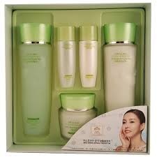 3W Clinic Набор увлажняющей косметики для лица с улиткой Snail Moist Control Skin Care 3 Set