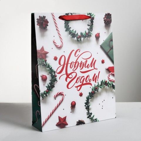 Пакет подарочный ламинированный вертикальный «С Новым годом», 31 × 40 × 9 см