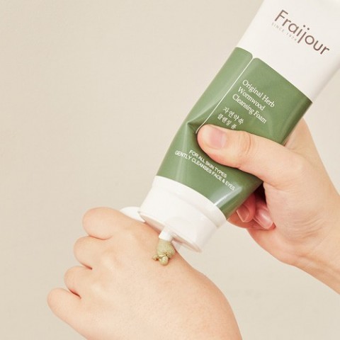 Evas Fraijour Очищающая пенка для умывания с полынью Original Herb Wormwood Cleansing Foam
