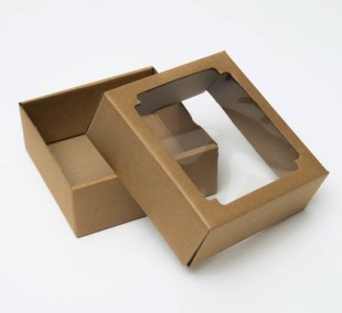 Коробка сборная без печати крышка-дно бурая с окном 14,5*14,5*6 см