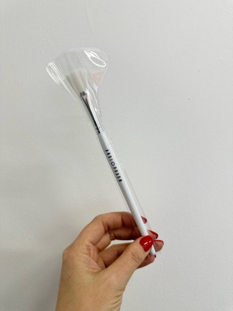 АНГИОФАРМ Косметическая кисть для нанесения масок ANGIOPHARM