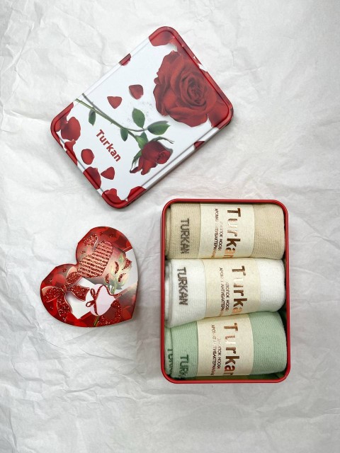 TURKAN НАБОР Носки женские в подарочной упаковке жестяная банка, 3 пары